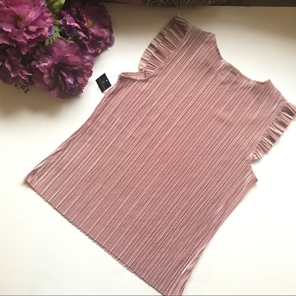 NWT Crushed velvet top with ruffle shoulder - Picture 8 of 8